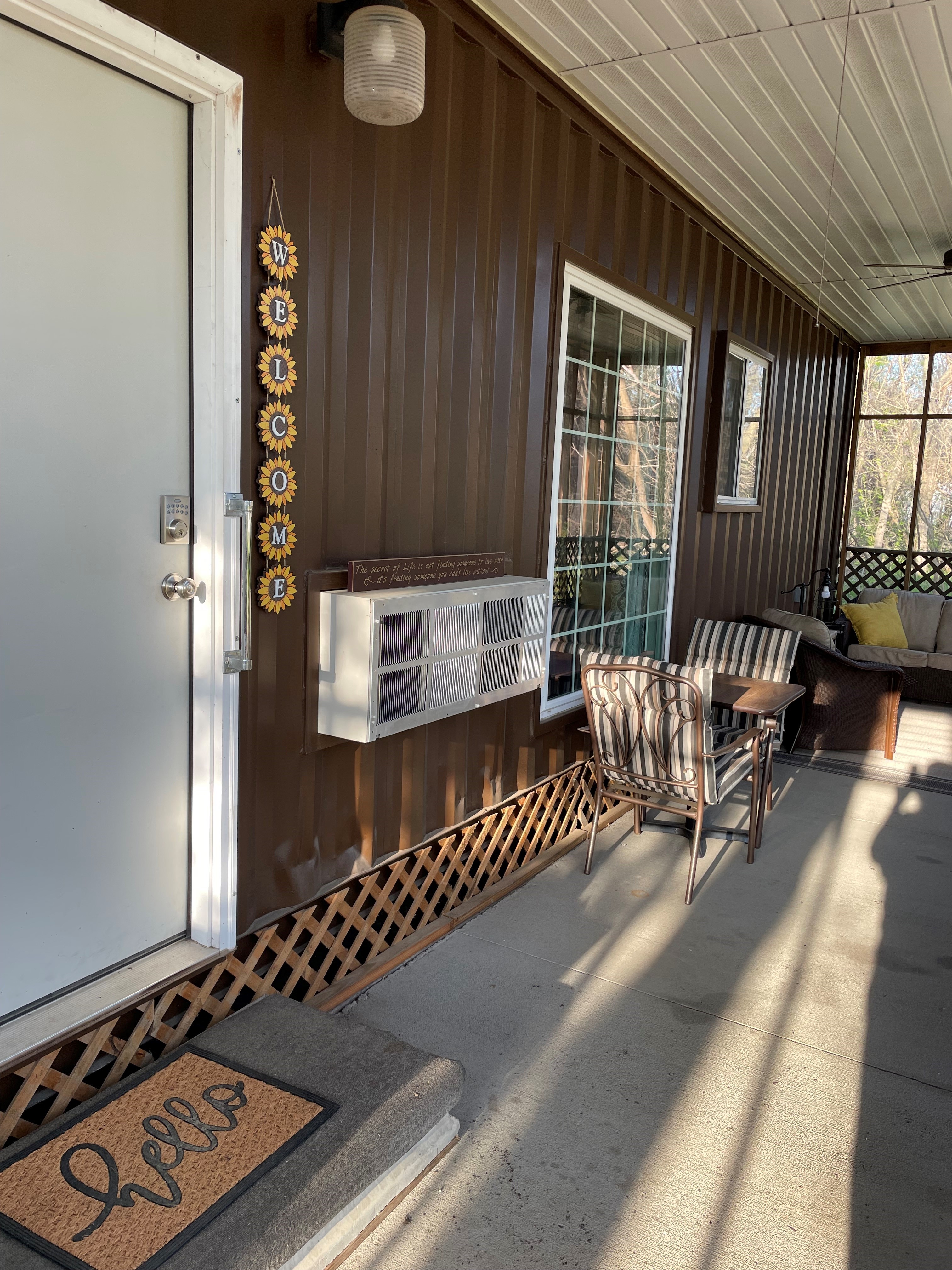 13_Porch.jpg