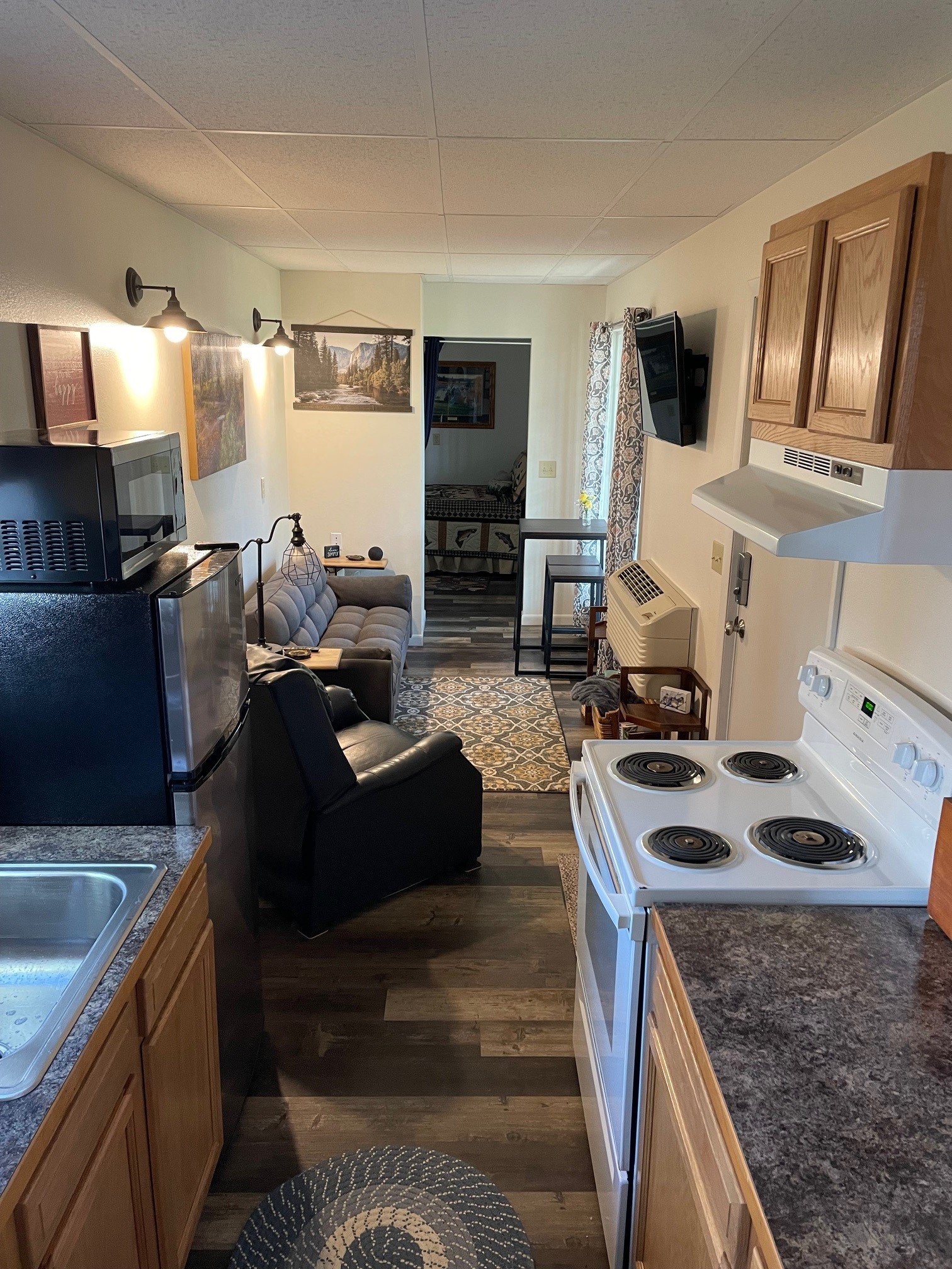2_Living_Room.jpg
