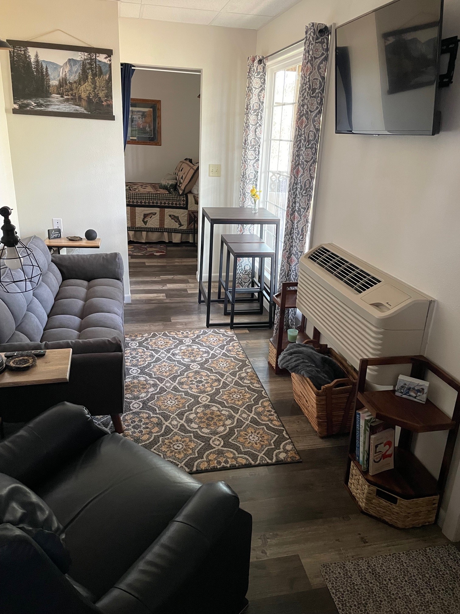 3_Living_Room.jpg