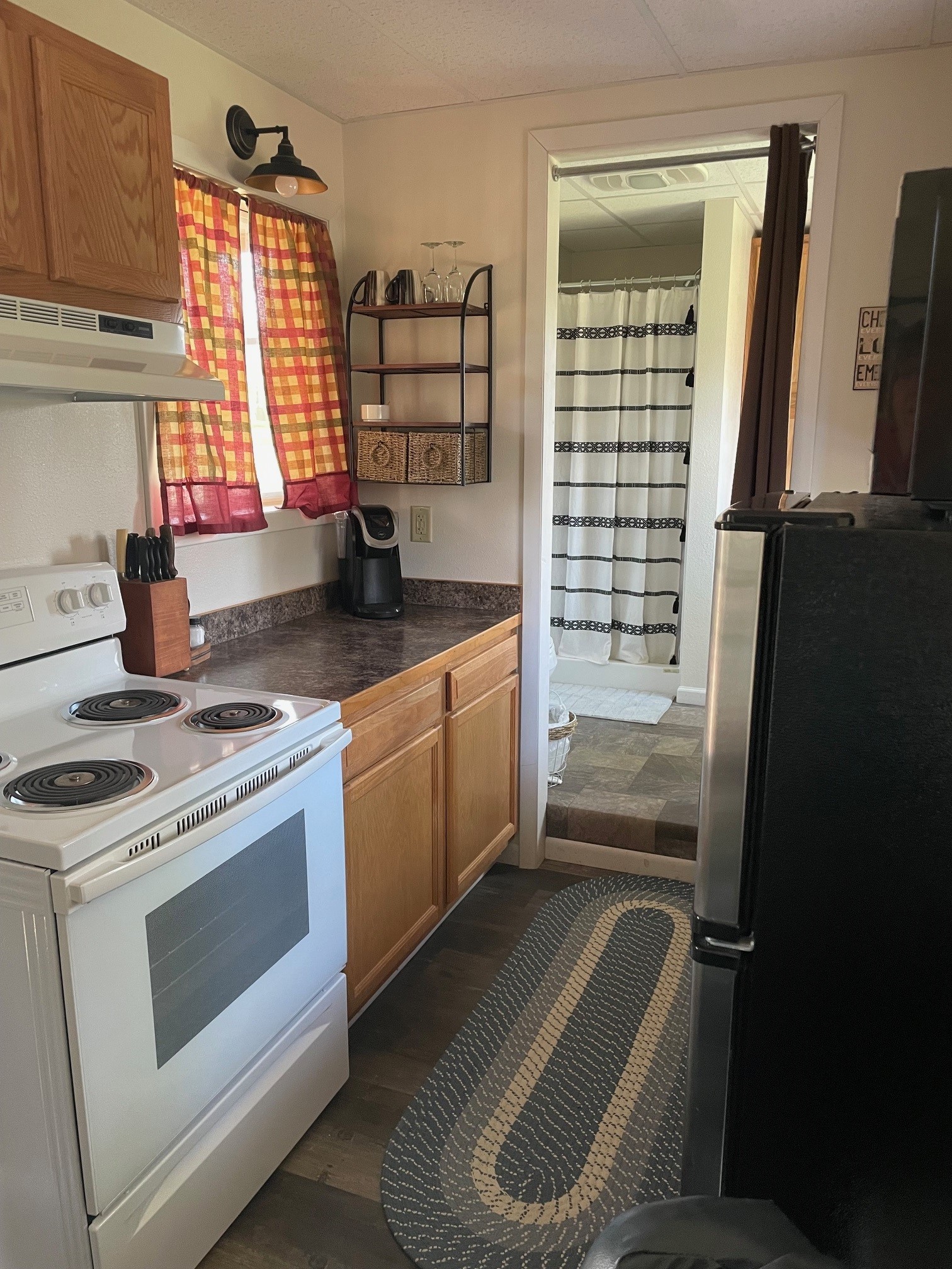 5_Kitchen.jpg