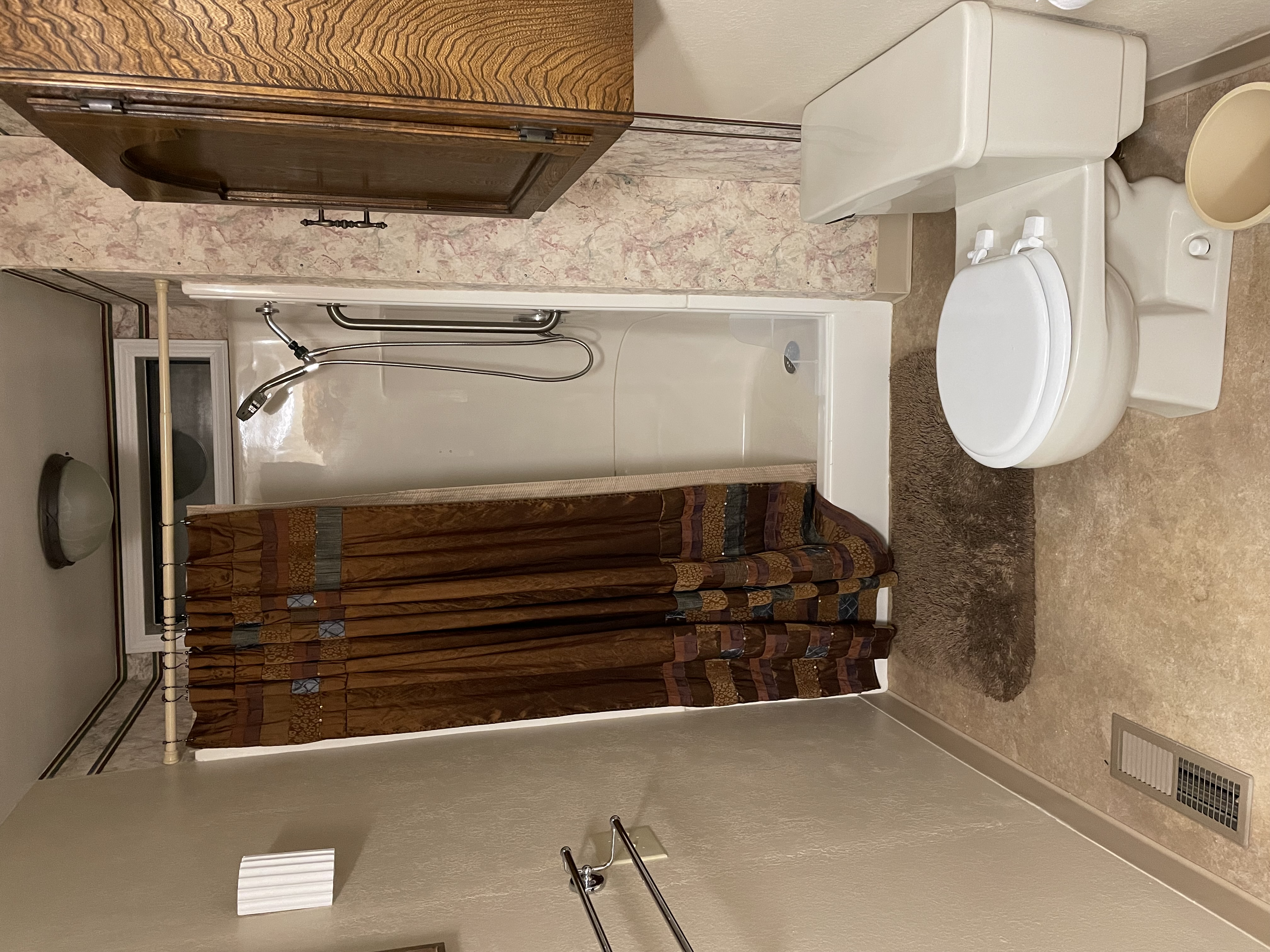 12_Master_Bath_2.JPG