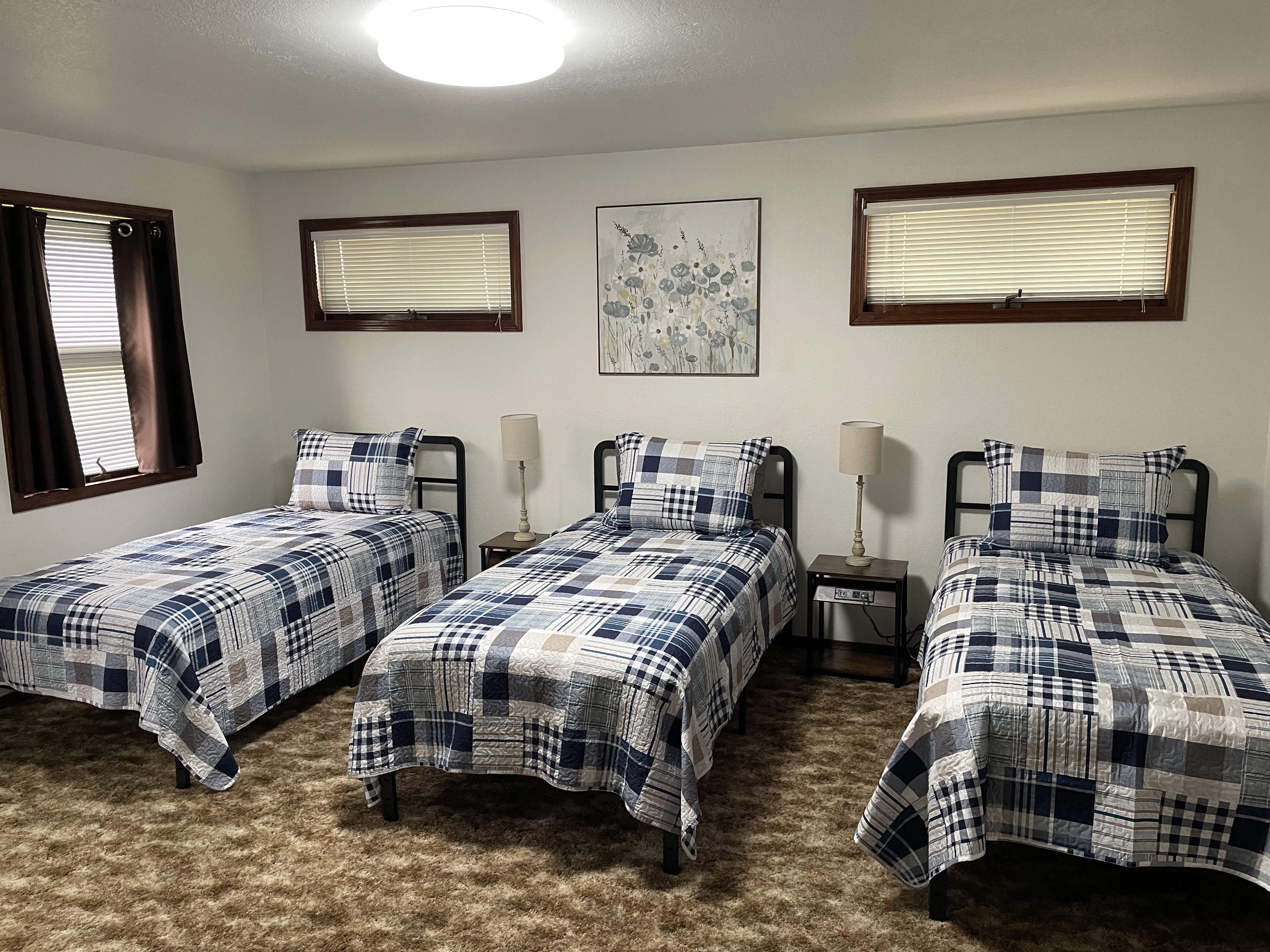 13_Bedroom_2.JPG