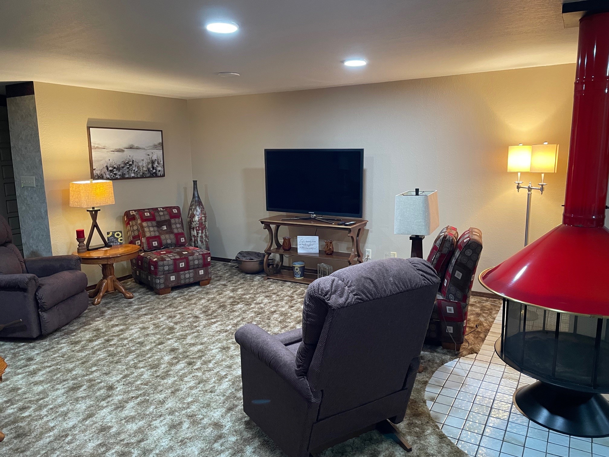 4_Living_Room.jpg